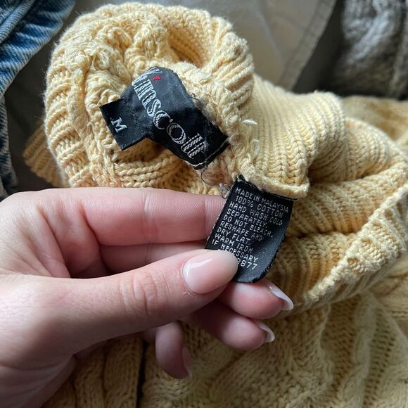Vintage Wainscott Butter Yellow Cable-Knit Oversized Turtleneck sweater‎ - Picture 4 of 11